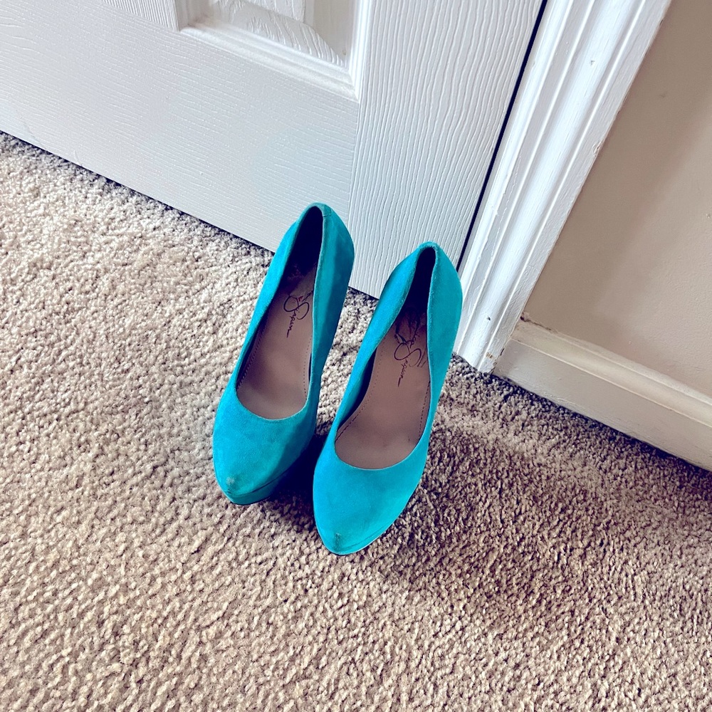 essica Simpson, suede, close-toed heels. Blue. Size 6 (women’s).